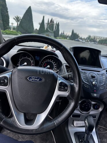 Ford Fiesta 2015, 150,000 km - 1.6 л - Gəncə