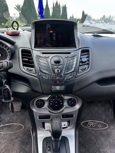 Ford Fiesta 2015, 150,000 km - 1.6 л - Gəncə