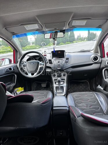 Ford Fiesta 2015, 150,000 km - 1.6 л - Gəncə