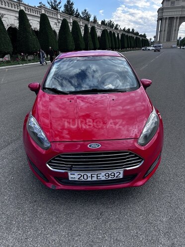 Ford Fiesta 2015, 150,000 km - 1.6 л - Gəncə