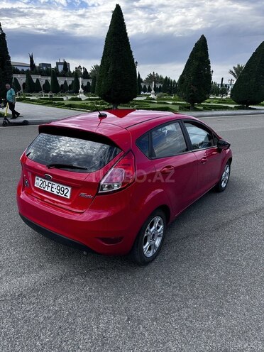 Ford Fiesta 2015, 150,000 km - 1.6 л - Gəncə
