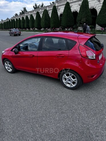 Ford Fiesta 2015, 150,000 km - 1.6 л - Gəncə