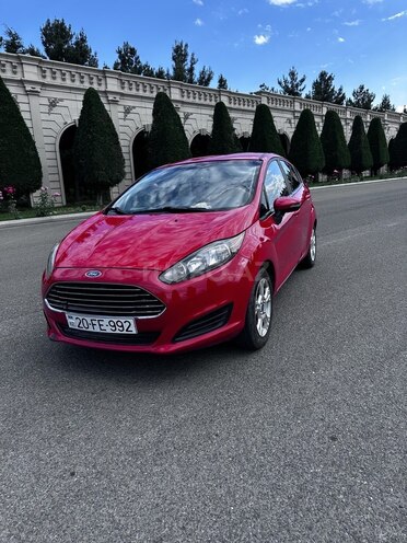 Ford Fiesta 2015, 150,000 km - 1.6 л - Gəncə