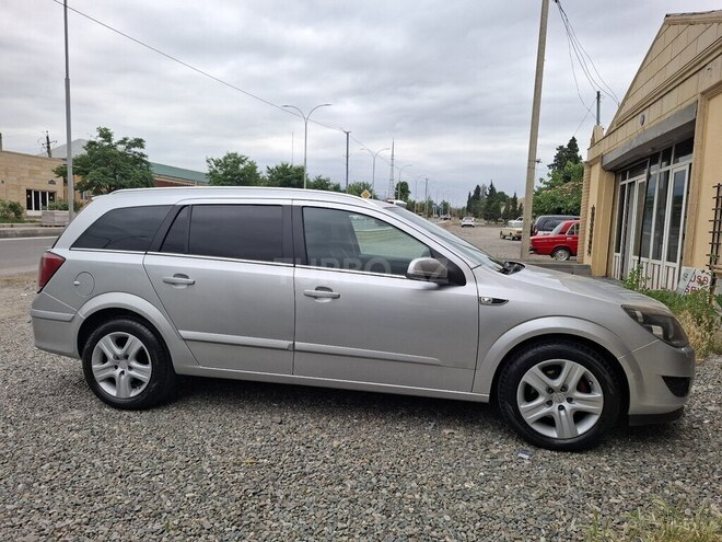 Opel Astra 2009, 253,369 km - 1.4 l - Gəncə