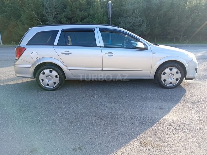 Opel Astra 2006, 288,000 km - 1.6 l - Qusar