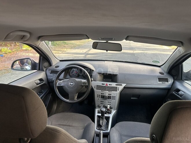 Opel Astra 2010, 121,000 km - 1.4 l - Şəki