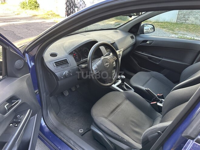 Opel Astra 2010, 121,000 km - 1.4 l - Şəki