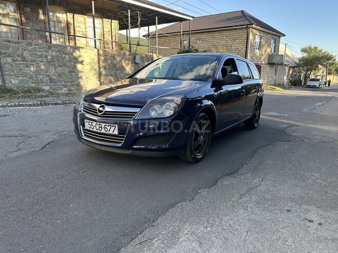 Opel Astra 2010, 121,000 km - 1.4 l - Şəki