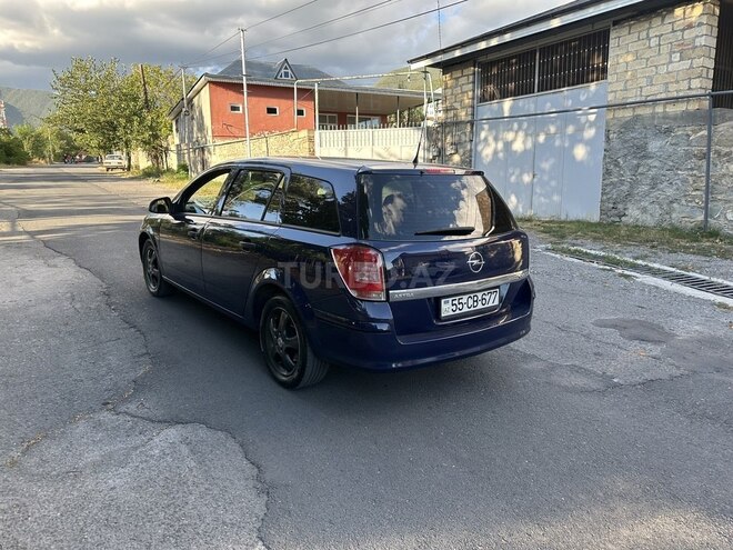 Opel Astra 2010, 121,000 km - 1.4 l - Şəki
