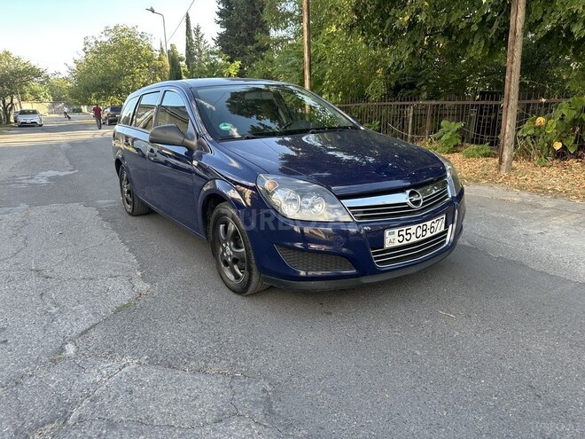Opel Astra 2010, 121,000 km - 1.4 l - Şəki