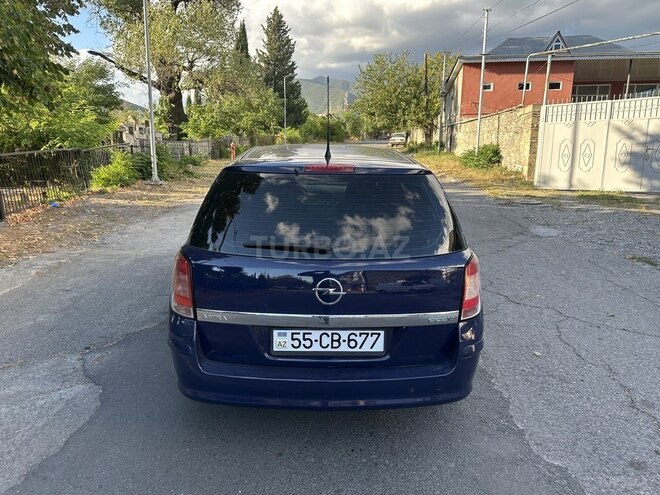 Opel Astra 2010, 121,000 km - 1.4 l - Şəki