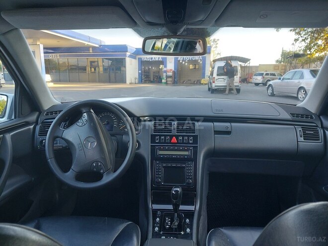 Mercedes E 240 2000, 293,647 km - 2.4 l - Göyçay