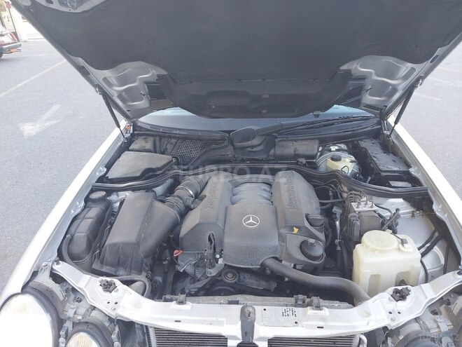 Mercedes E 240 2000, 293,647 km - 2.4 l - Göyçay