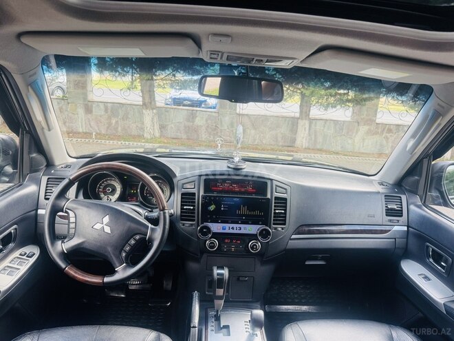 Mitsubishi Pajero 2012, 267,000 km - 3.8 л - Qax