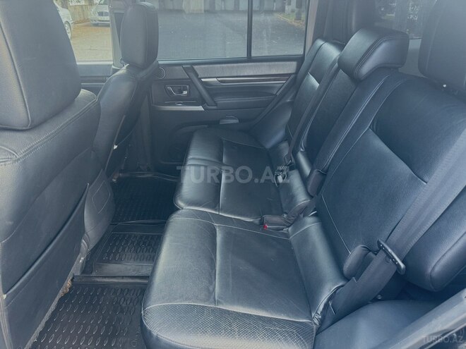 Mitsubishi Pajero 2012, 267,000 km - 3.8 л - Qax