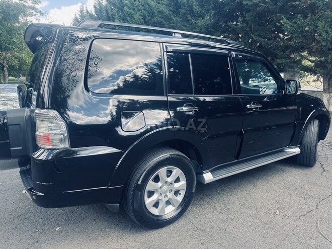Mitsubishi Pajero 2012, 267,000 km - 3.8 л - Qax
