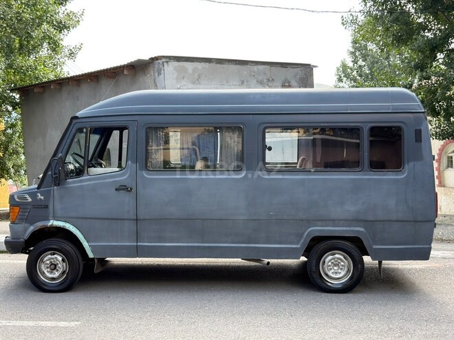 Mercedes 208 D 1993, 200,000 km - 2.3 л - Gəncə