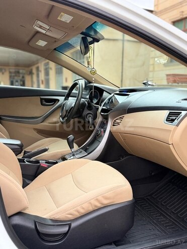 Hyundai Elantra 2013, 216,456 km - 1.8 л - İmişli