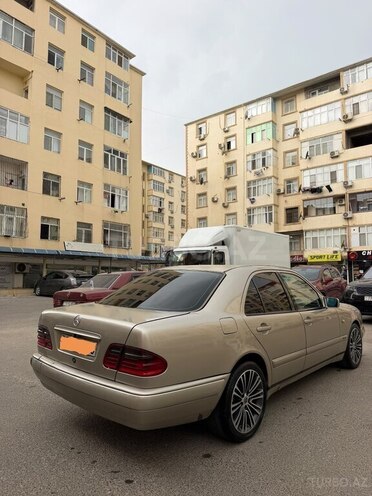 Mercedes E 200 1999, 320,000 km - 2.2 l - Bakı