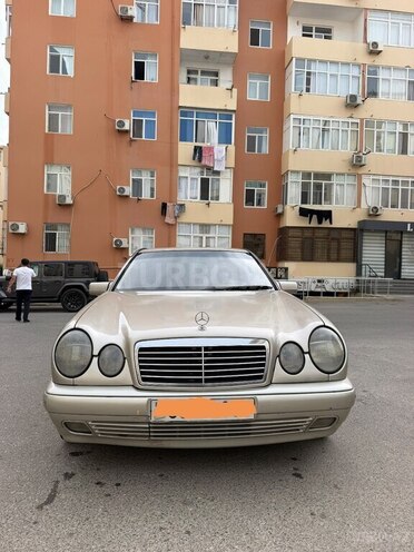 Mercedes E 200 1999, 320,000 km - 2.2 l - Bakı