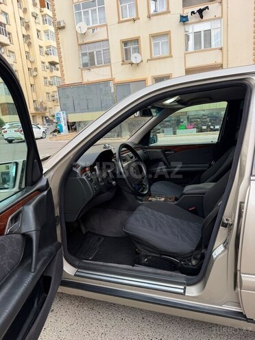 Mercedes E 200 1999, 320,000 km - 2.2 l - Bakı
