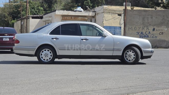 Mercedes E 240 1998, 435,580 km - 2.4 l - Bakı