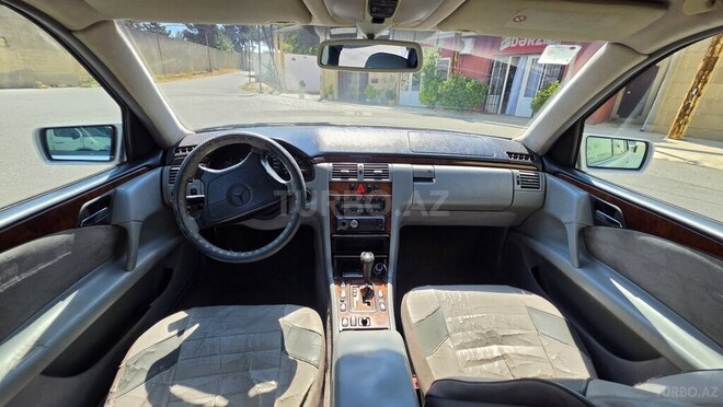 Mercedes E 240 1998, 435,580 km - 2.4 l - Bakı
