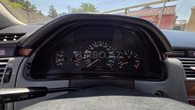Mercedes E 240 1998, 435,580 km - 2.4 l - Bakı