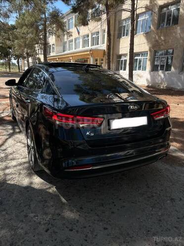 Kia K5 2017, 166,000 km - 2.0 l - Salyan