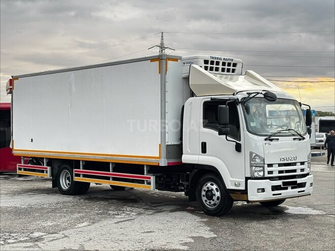 Isuzu  2020, 500,000 km - 5.2 l - Sumqayıt