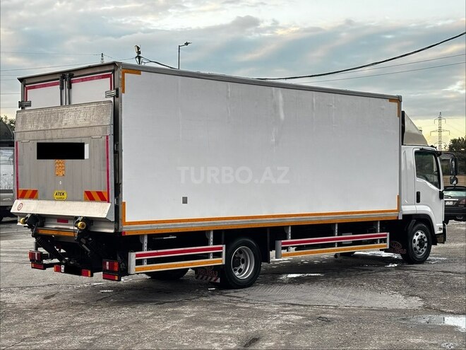 Isuzu  2020, 500,000 km - 5.2 l - Sumqayıt