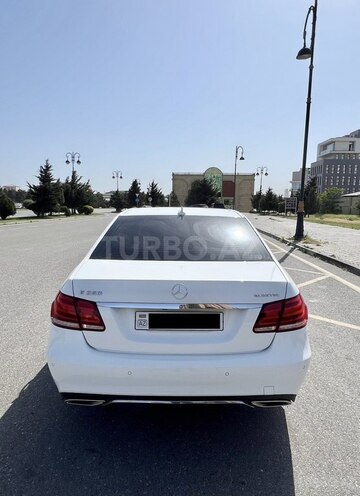Mercedes E 250 4MATIC 2015, 93,000 km - 2.1 л - Bakı
