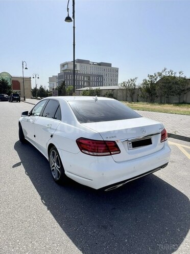 Mercedes E 250 4MATIC 2015, 93,000 km - 2.1 л - Bakı