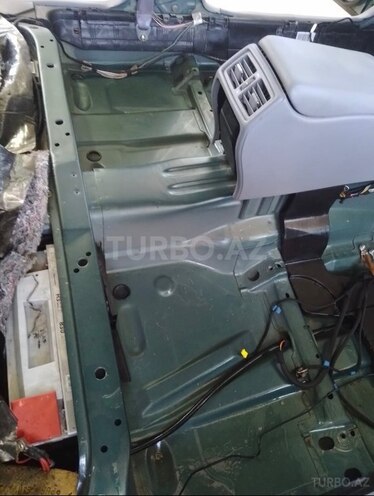 Mercedes E 240 1999, 300,000 km - 2.4 l - Gəncə