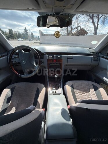 Mercedes E 240 1999, 300,000 km - 2.4 l - Gəncə