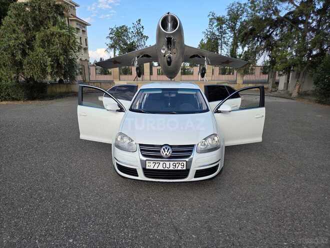 Volkswagen Jetta 2007, 392,257 km - 1.6 l - Yevlax