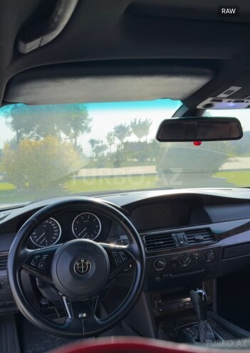 BMW 525 2005, 330,000 km - 2.5 l - Bakı