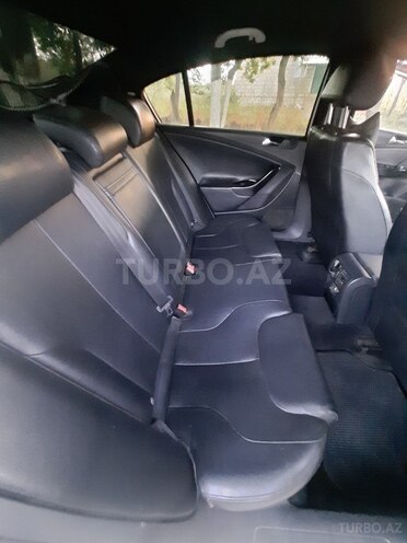Volkswagen Passat 2005, 447,000 km - 2.0 l - Quba