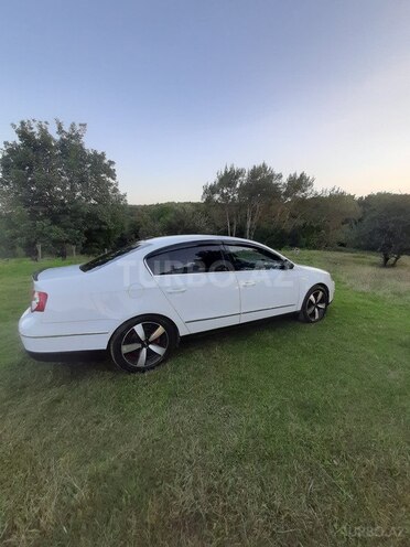 Volkswagen Passat 2005, 447,000 km - 2.0 l - Quba