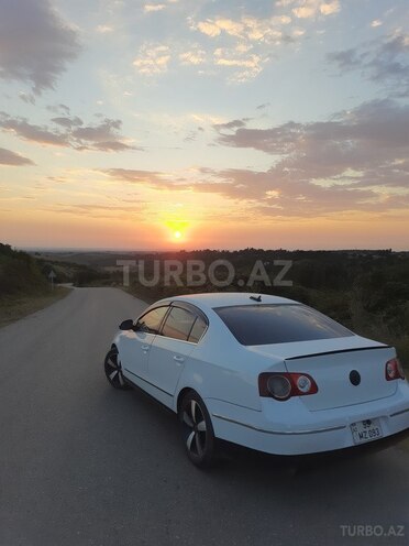 Volkswagen Passat 2005, 447,000 km - 2.0 l - Quba