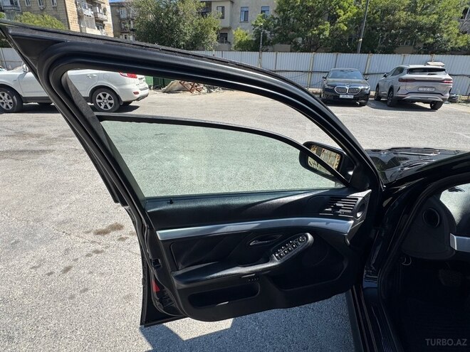 BMW 528 2000, 390,000 km - 2.8 л - Bakı