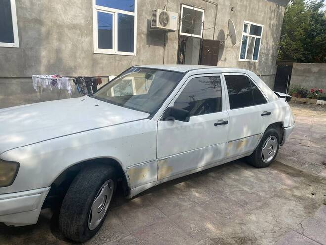 Mercedes  1989, 526,000 km - 2.0 л - Beyləqan