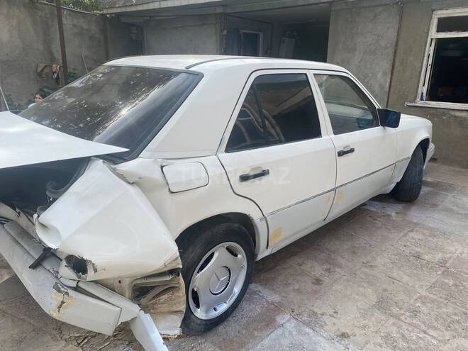Mercedes  1989, 526,000 km - 2.0 л - Beyləqan