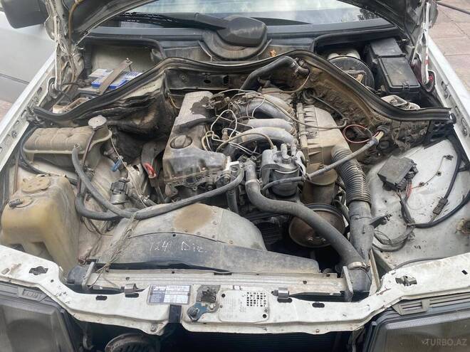 Mercedes  1989, 526,000 km - 2.0 л - Beyləqan