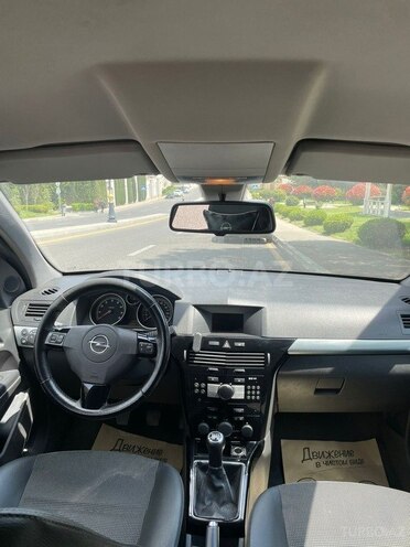 Opel Astra 2009, 240,000 km - 1.4 л - Bakı