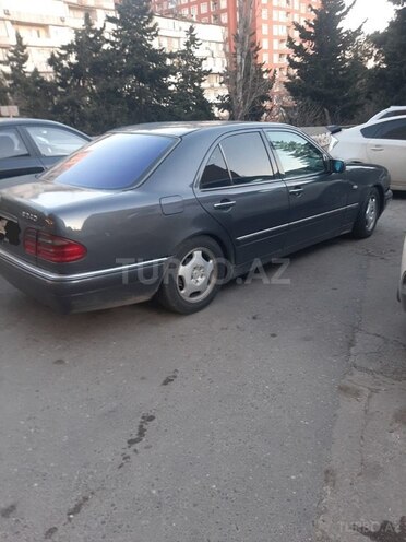 Mercedes E 240 1999, 200,000 km - 2.4 l - Ağcabədi