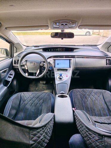 Toyota Prius 2013, 331,525 km - 1.8 л - Ucar