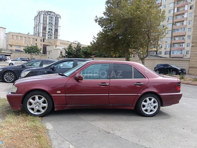 Mercedes C 240 1998, 260,000 km - 2.4 l - Bakı
