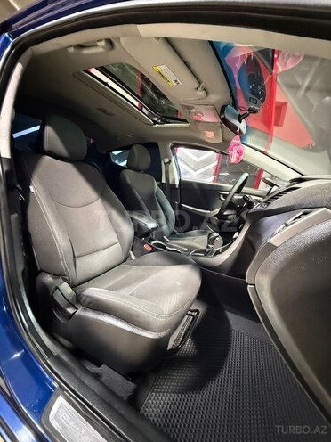 Hyundai Elantra 2015, 214,579 km - 1.8 l - Sumqayıt