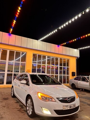 Opel Astra 2012, 330,000 km - 1.3 l - Ucar
